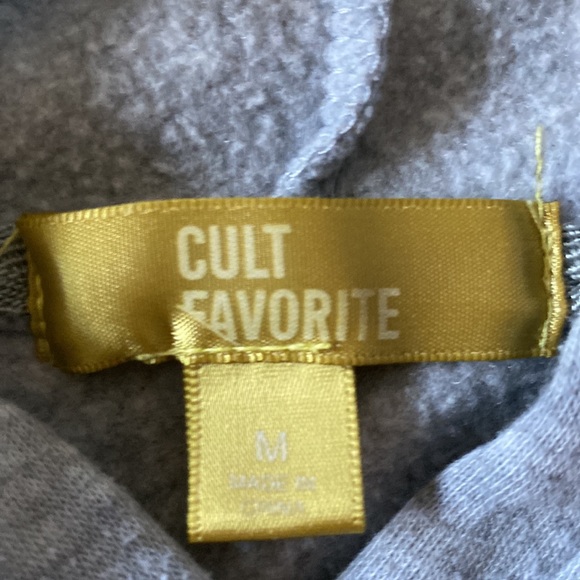 I am selling a used shirt that has butterflies on it - Picture 4 of 4